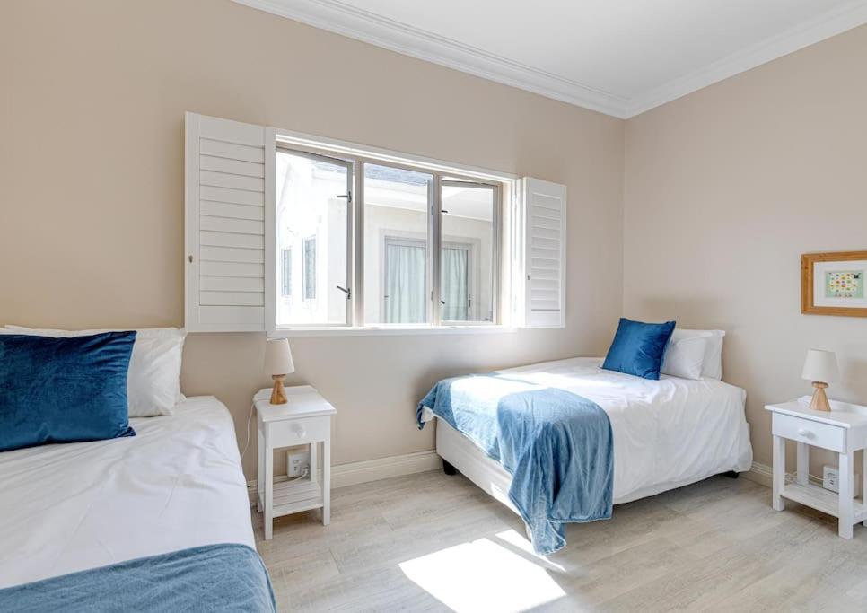 Seafront Retreat In Sandbaai Hermanus Exterior photo