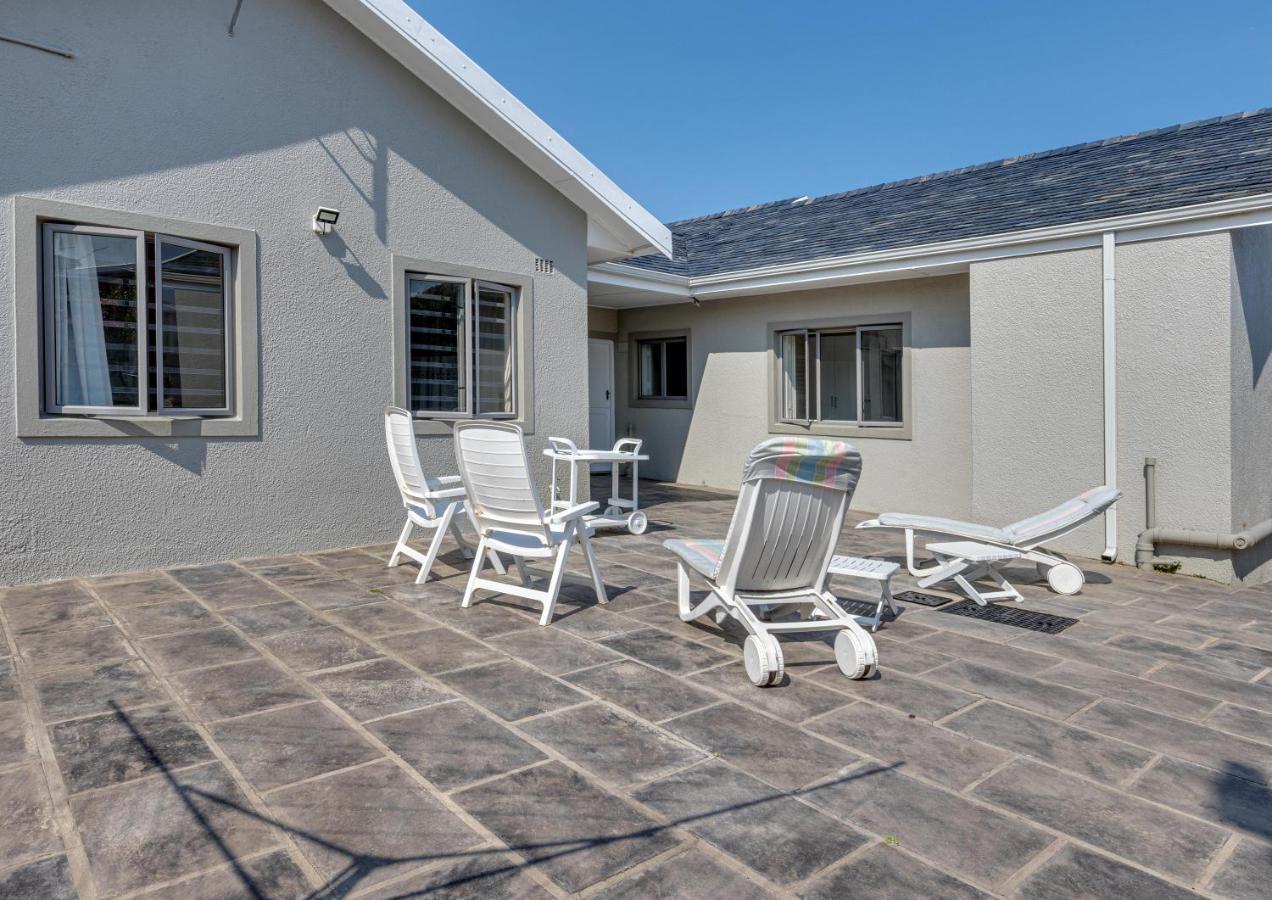 Seafront Retreat In Sandbaai Hermanus Exterior photo